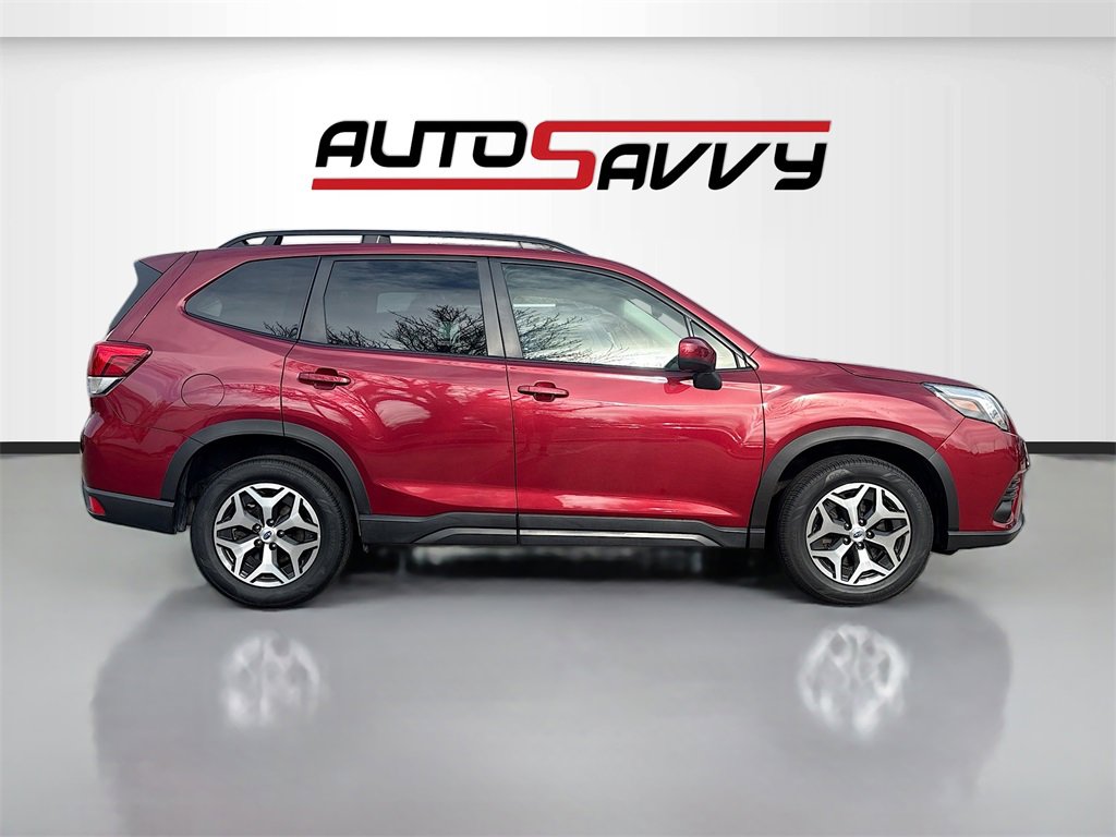 Used 2022 Subaru Forester Premium image 8