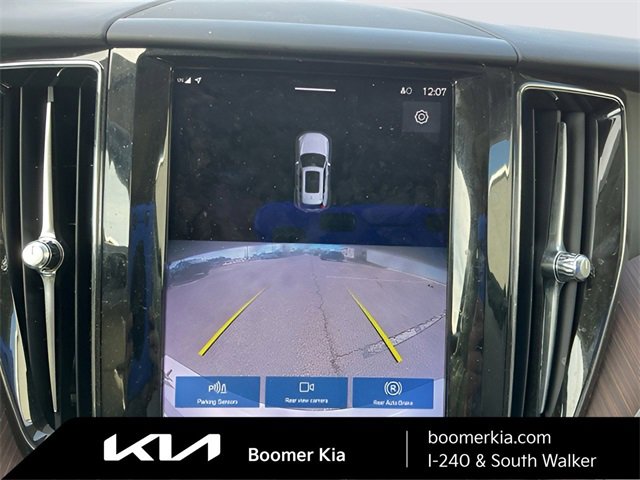 Used 2022 Volvo XC60 B5 Momentum image 25