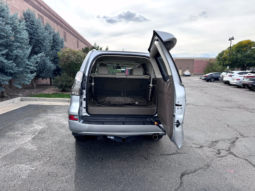 Used 2019 Lexus GX 460 Premium w/ Premium Package AWD/4WD image 11
