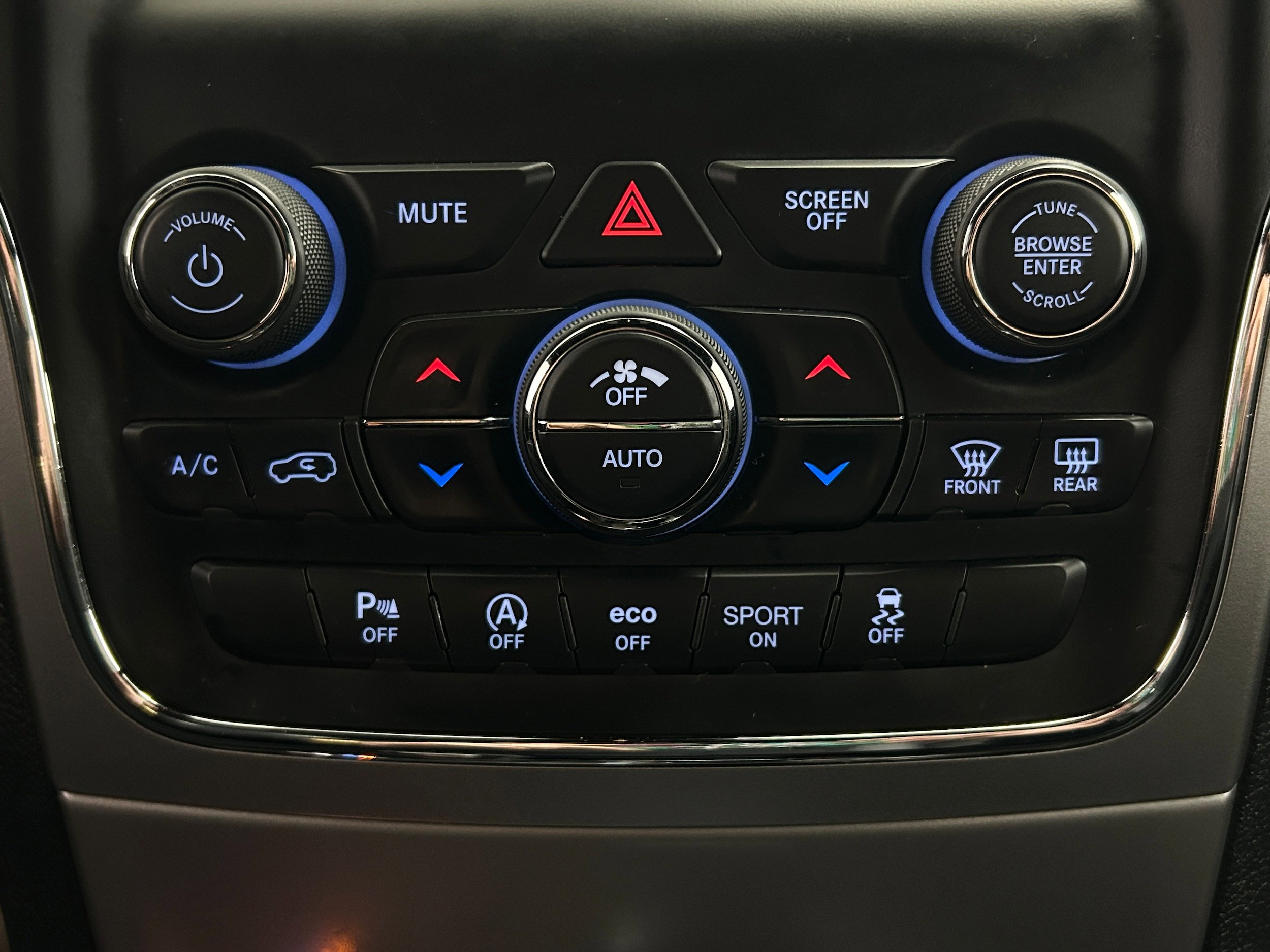 Used 2018 Jeep Grand Cherokee Limited AWD/4WD image 11