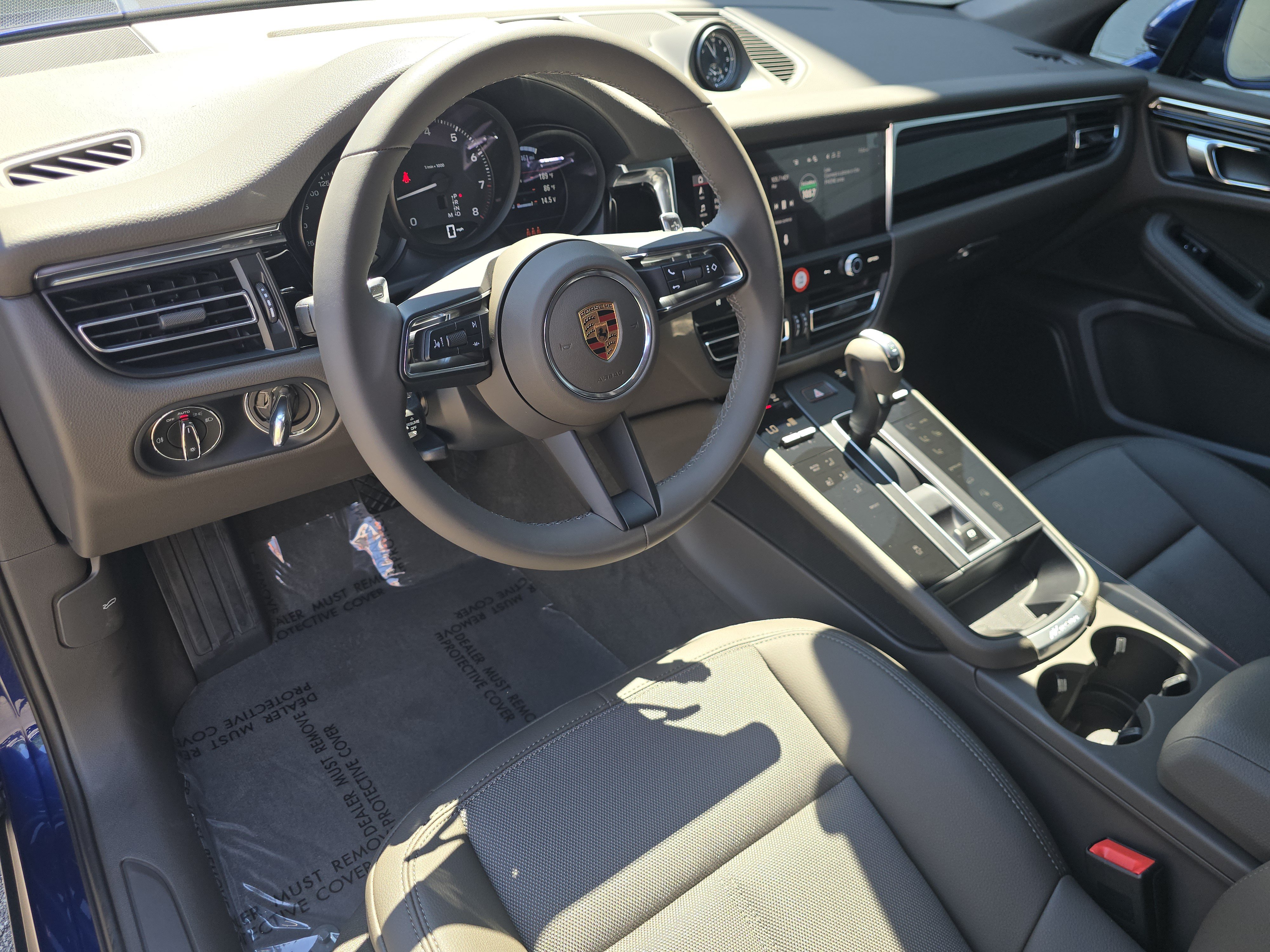 New 2026 Porsche Macan AWD/4WD image 4