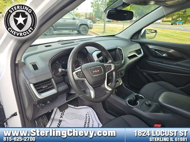 Used 2024 GMC Terrain SLE image 11