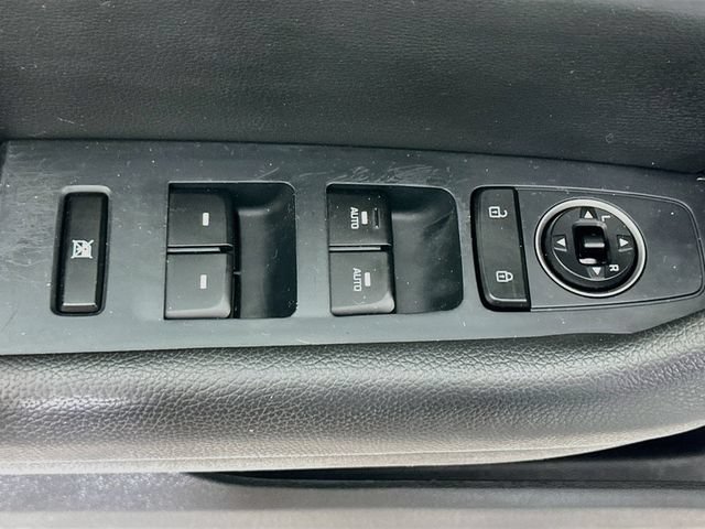 Used 2019 Hyundai Sonata Limited w/ Ultimate Package 04 FWD image 23