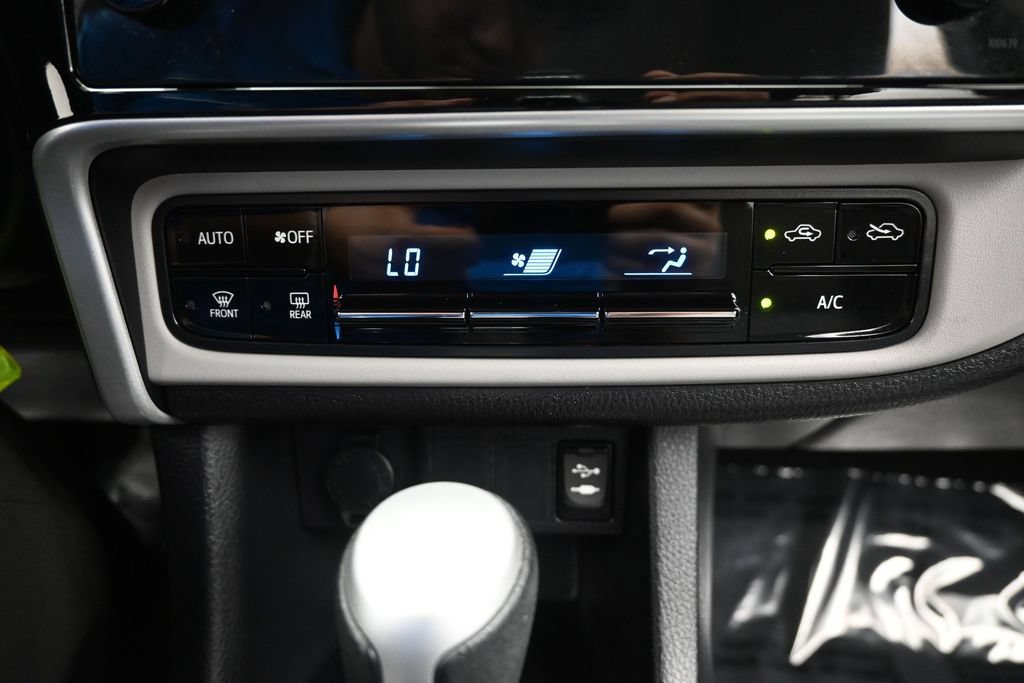 Used 2017 Toyota Corolla LE FWD image 20