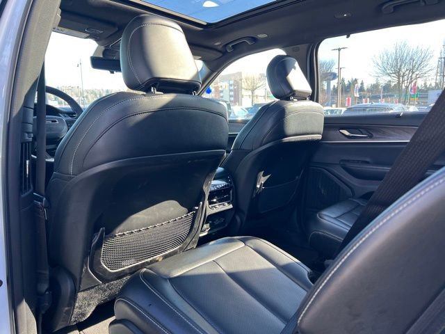 Used 2024 Jeep Grand Cherokee L Limited w/ Luxury Tech Group II image 12