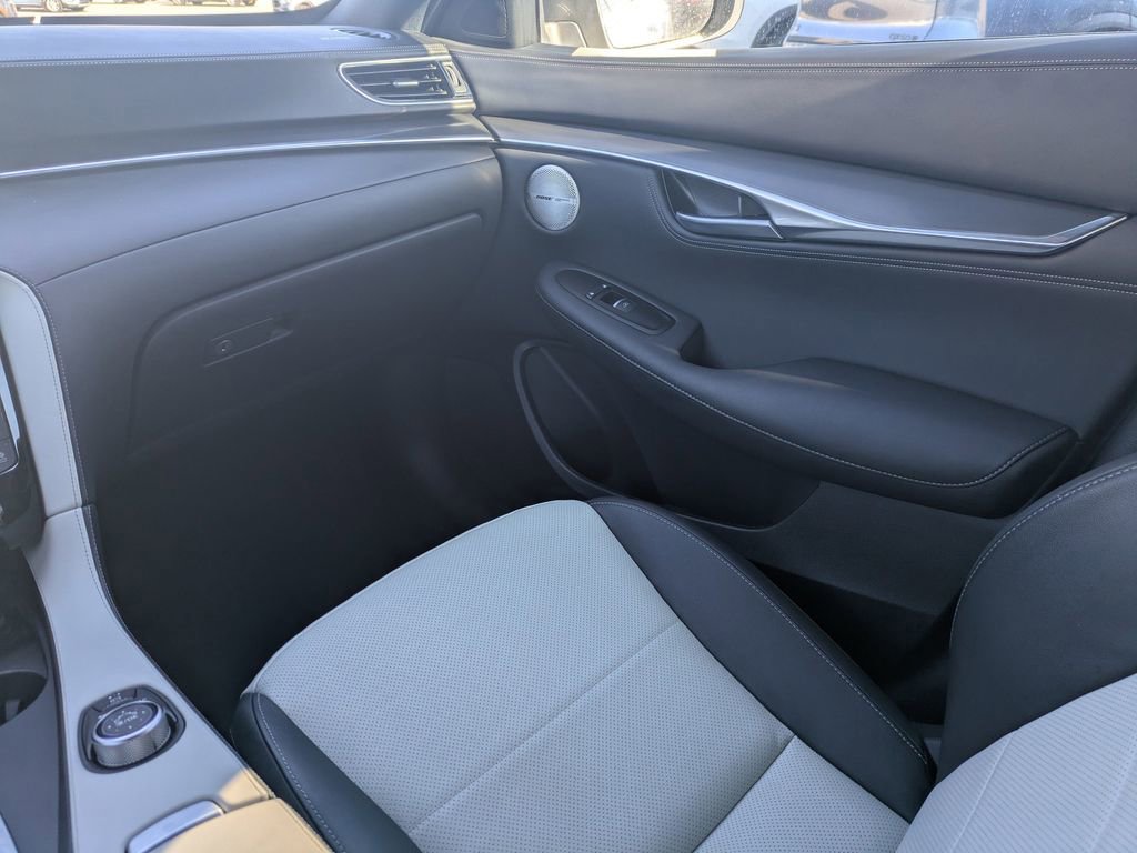 Certified 2025 INFINITI QX55 Essential image 17
