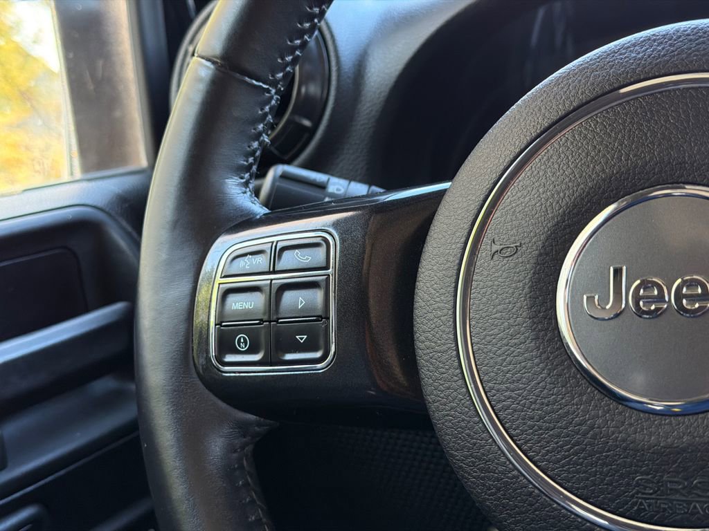 Used 2017 Jeep Wrangler Unlimited Sahara image 22