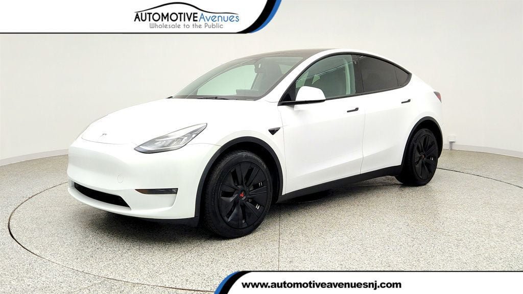 Used 2023 Tesla Model Y Long Range AWD/4WD video 1