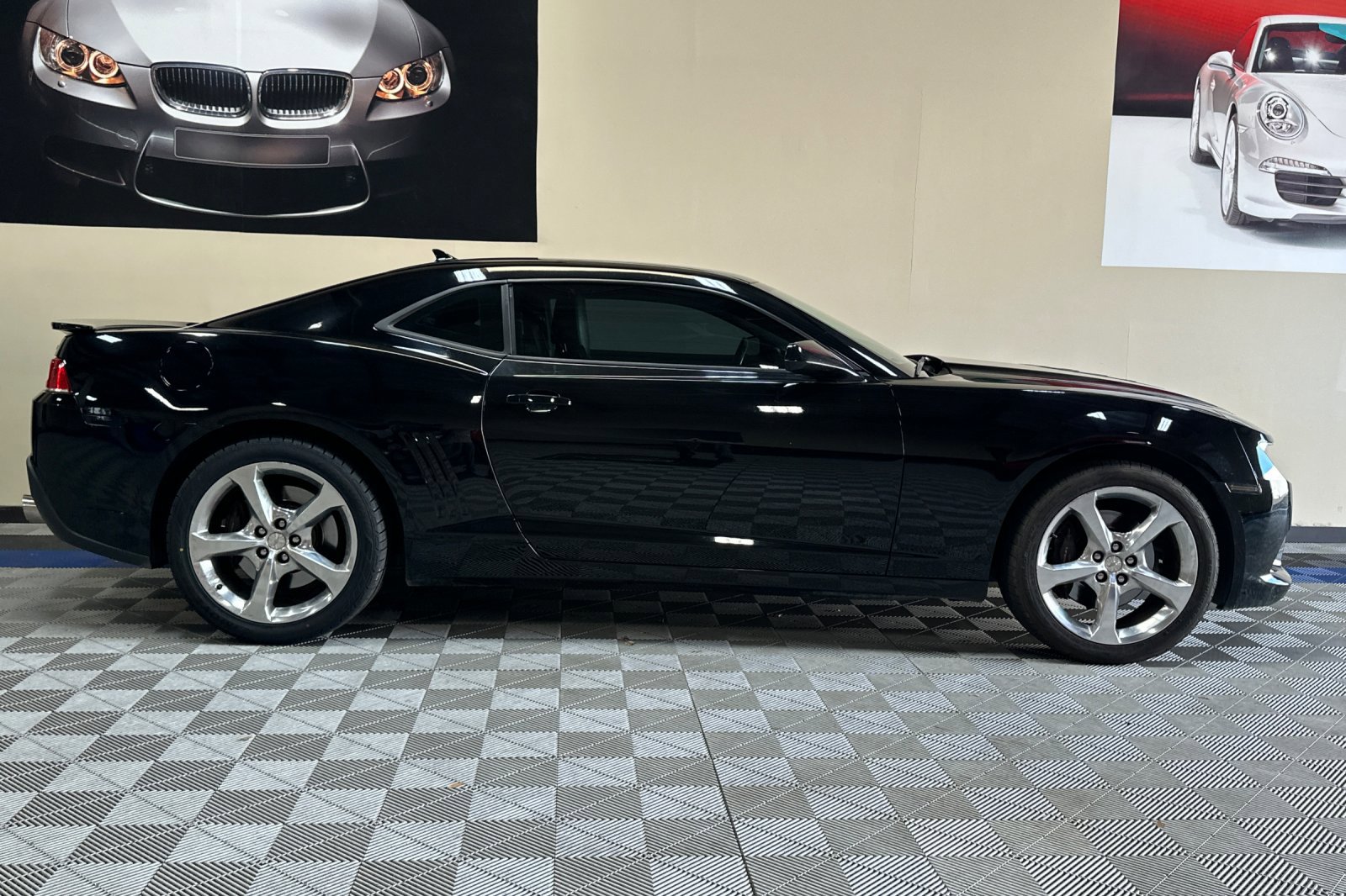 Used 2015 Chevrolet Camaro SS image 3