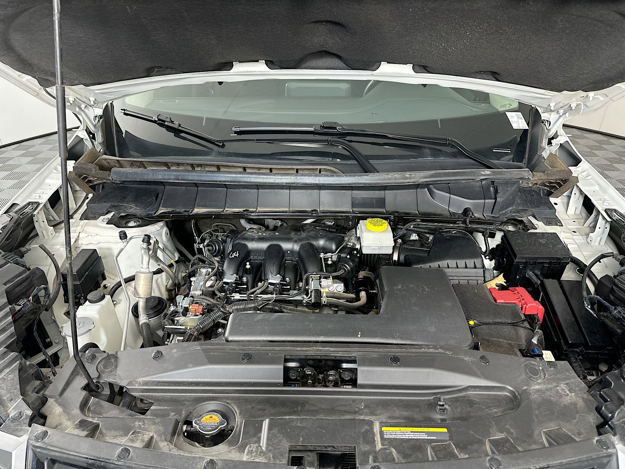 Used 2025 Nissan Pathfinder SV image 34