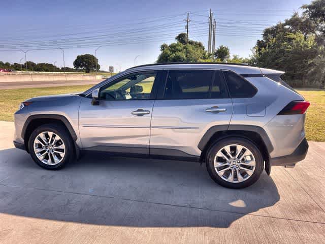 Used 2020 Toyota RAV4 Limited AWD/4WD image 4