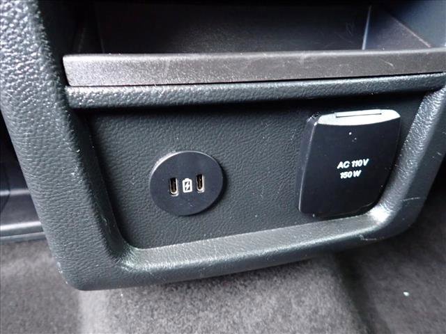 Used 2024 Ford Edge Titanium image 11