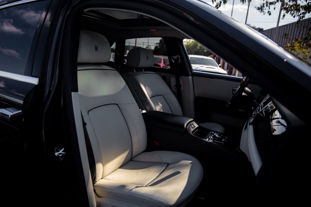 Used 2014 Rolls-Royce Ghost image 38