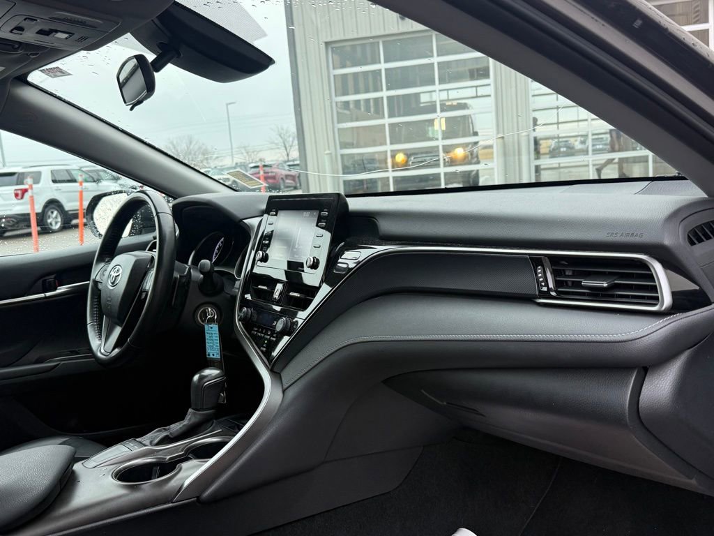 Used 2024 Toyota Camry SE image 9