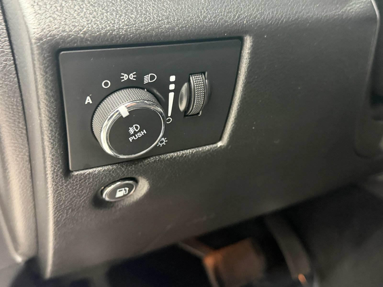 Used 2021 Jeep Grand Cherokee Trailhawk AWD/4WD image 25