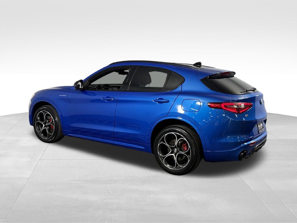 Used 2023 Alfa Romeo Stelvio Veloce AWD/4WD image 8