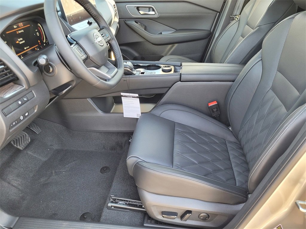 New 2026 Nissan Rogue Platinum w/ Platinum Premium Package image 6