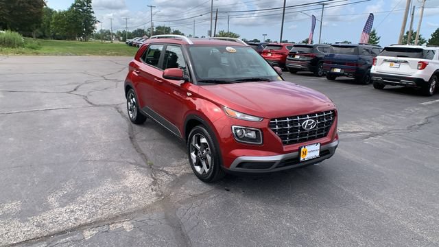 Used 2024 Hyundai Venue SEL FWD image 7