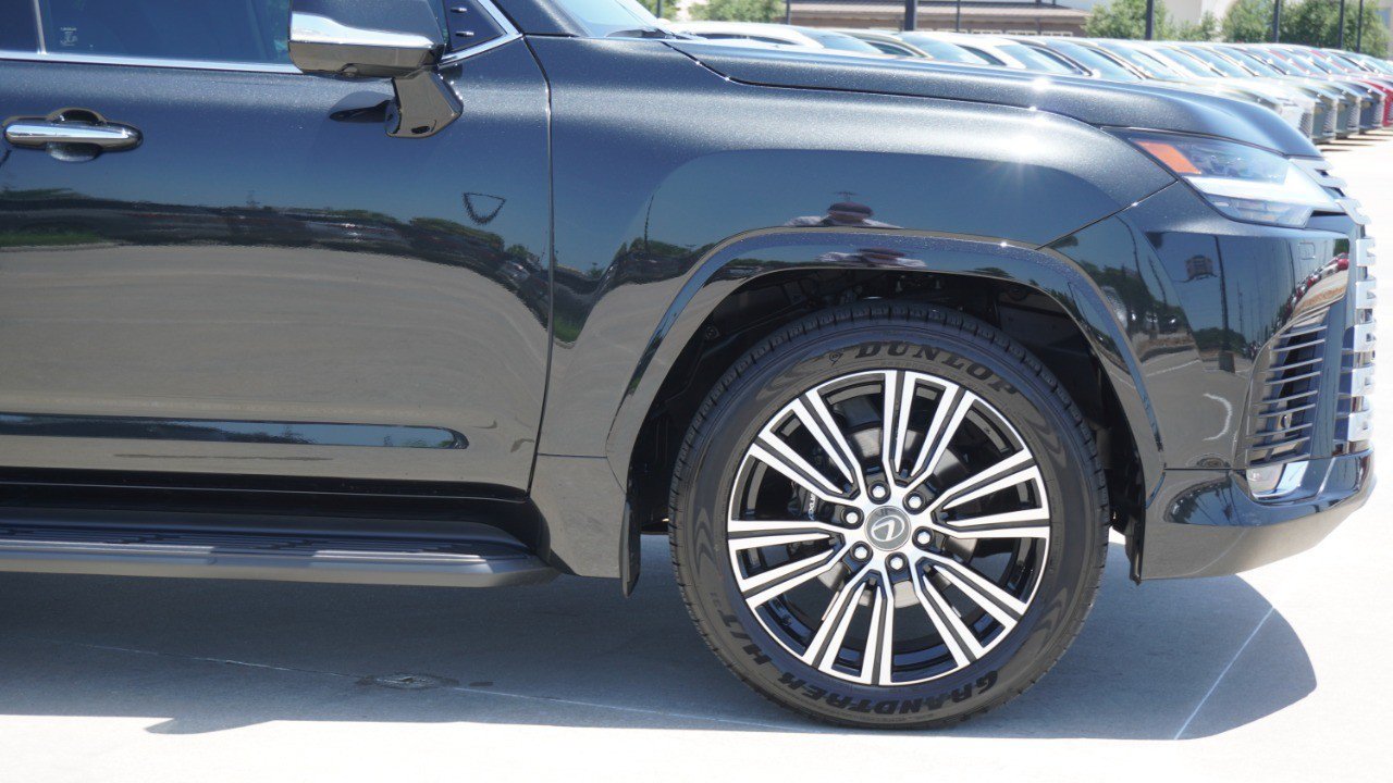 Certified 2026 Lexus LX 600 4WD w/ Accessory Package (Z1) image 9