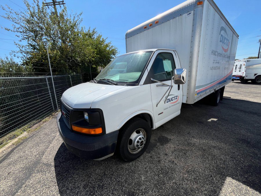 Used 2006 GMC Savana 3500 RWD image 1
