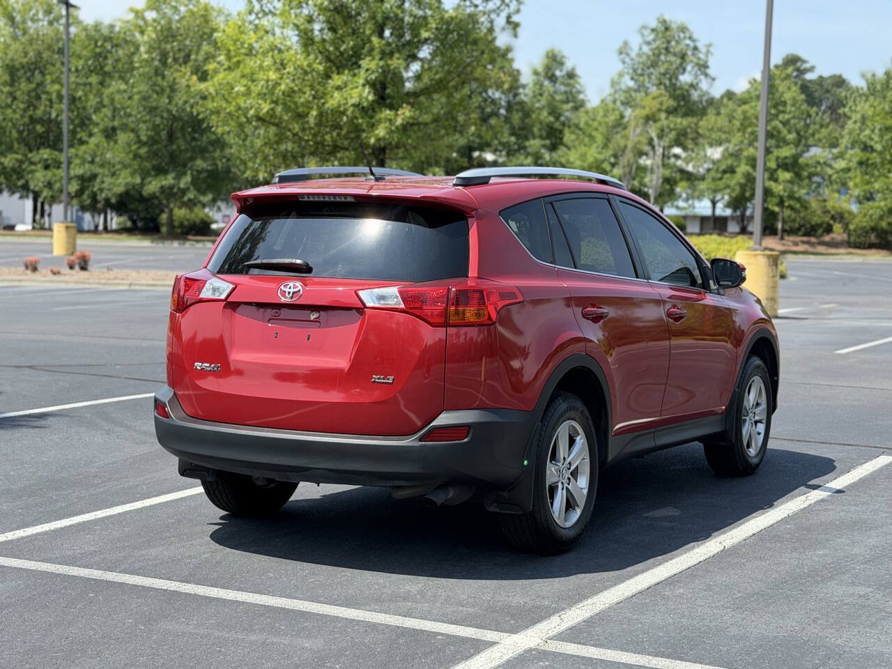 Used 2015 Toyota RAV4 XLE FWD image 7