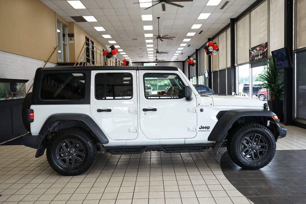 Used 2024 Jeep Wrangler Unlimited Sport AWD/4WD image 18