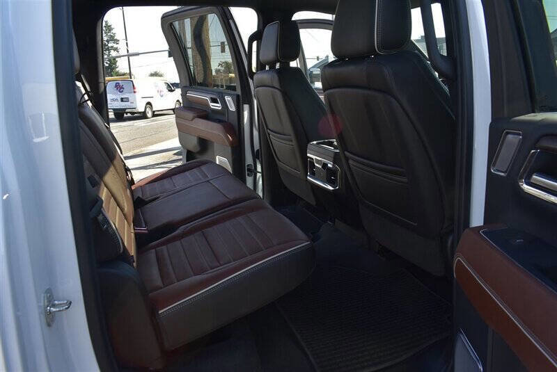 Used 2024 GMC Sierra 3500 Denali Ultimate image 16