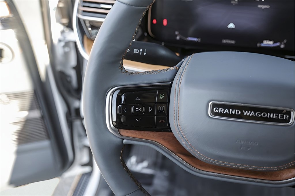 Used 2024 Jeep Grand Wagoneer Series III image 17