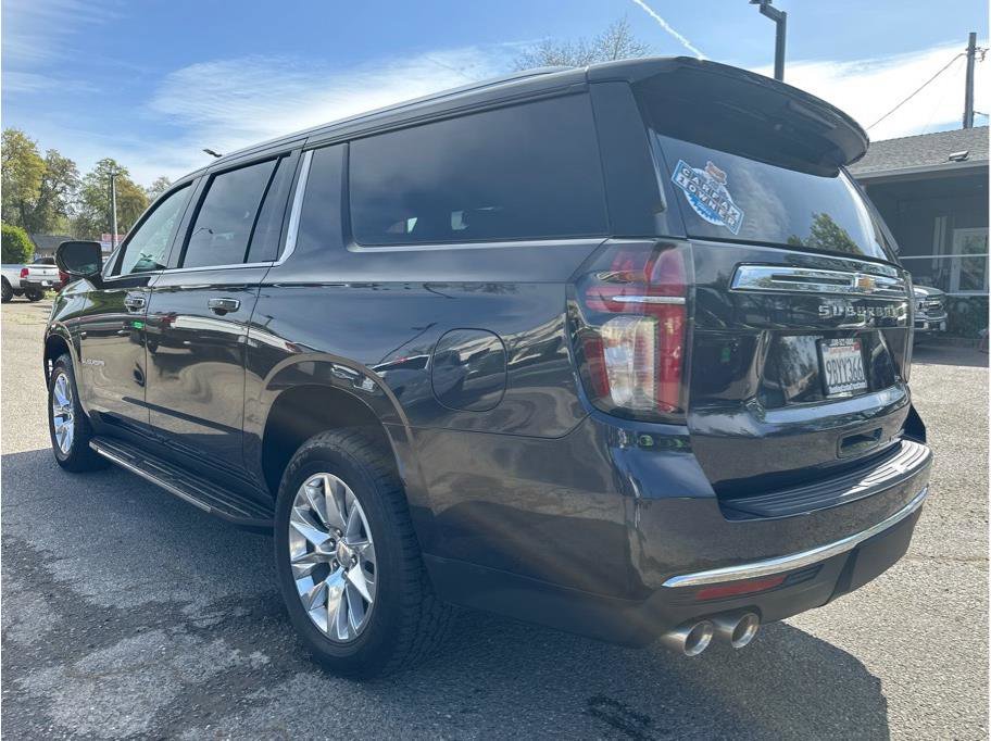 Used 2023 Chevrolet Suburban Premier image 6