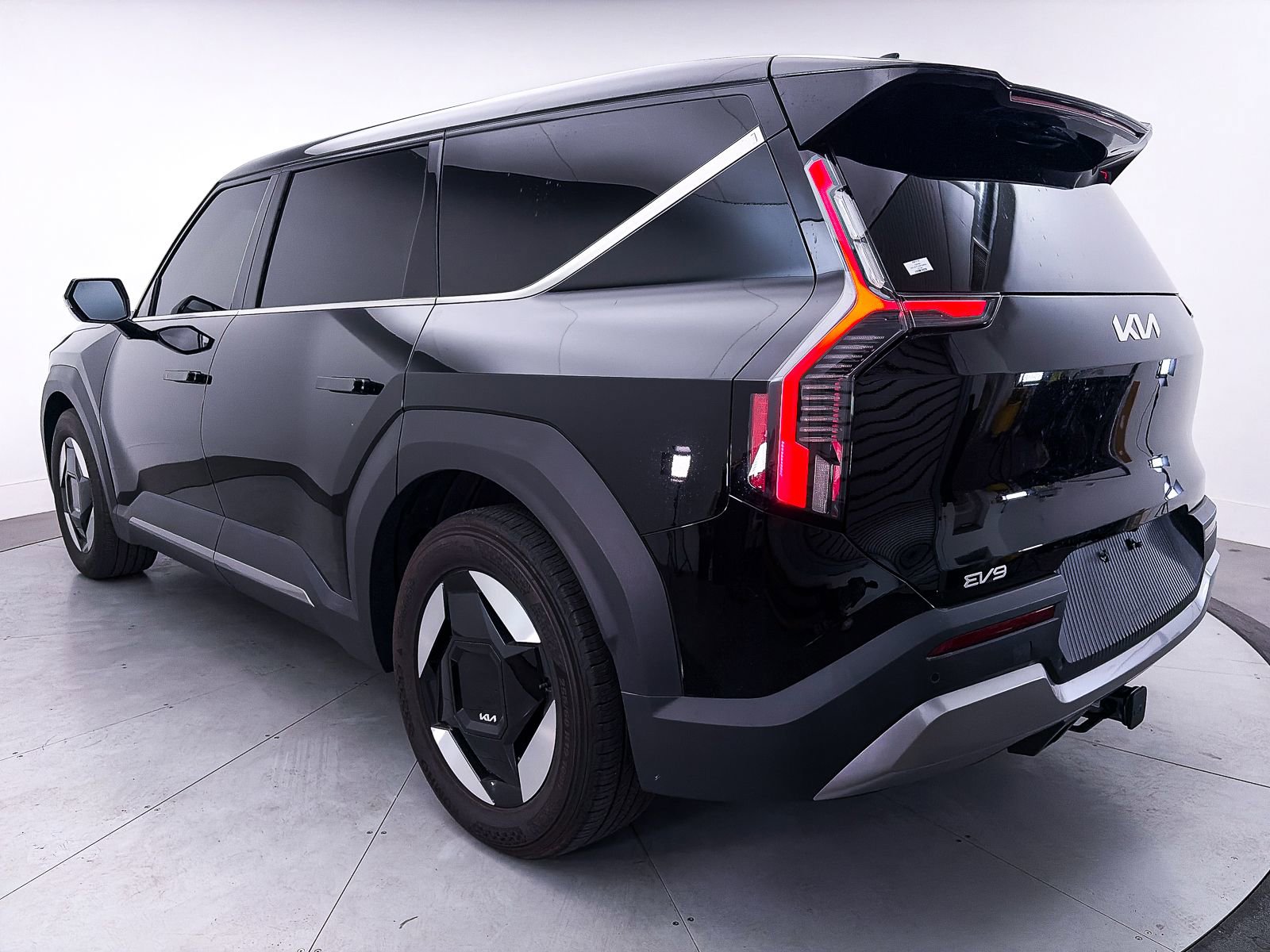 Used 2024 Kia EV9 Light Long Range RWD image 13
