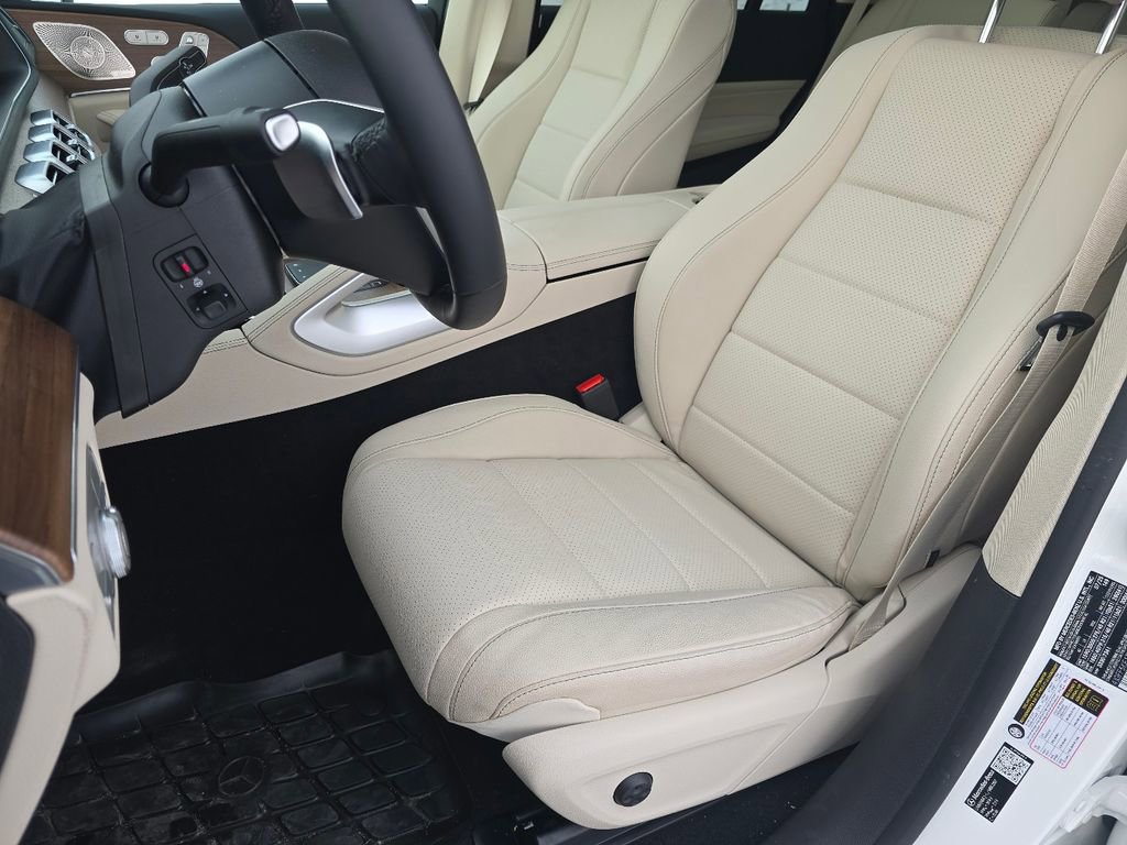 Used 2026 Mercedes-Benz GLS 450 4MATIC image 23