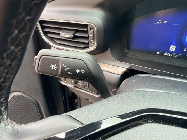 Used 2022 Ford Explorer Platinum w/ Equipment Group 601A AWD/4WD image 27