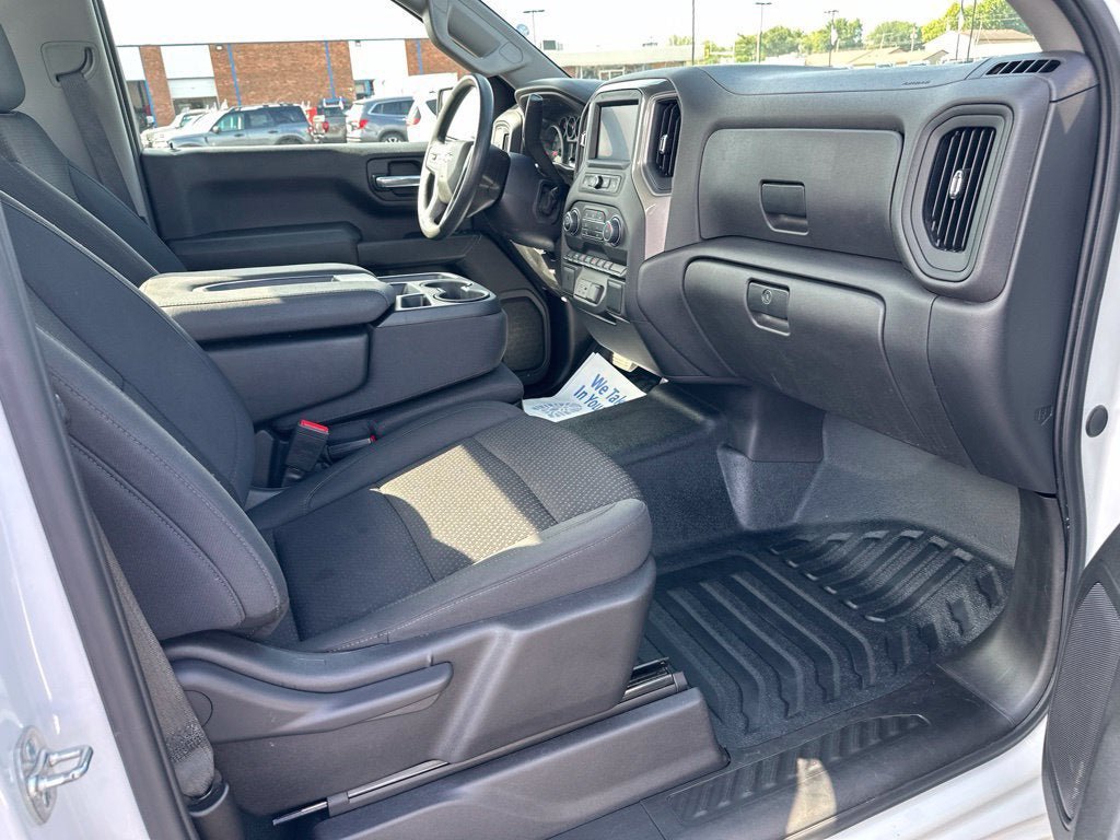 Used 2025 Chevrolet Silverado 1500 W/T RWD image 10