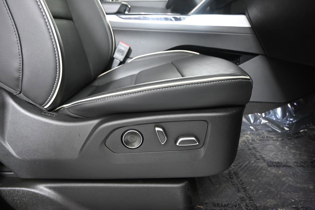 Used 2025 Cadillac Escalade Sport w/ Touring Package image 14