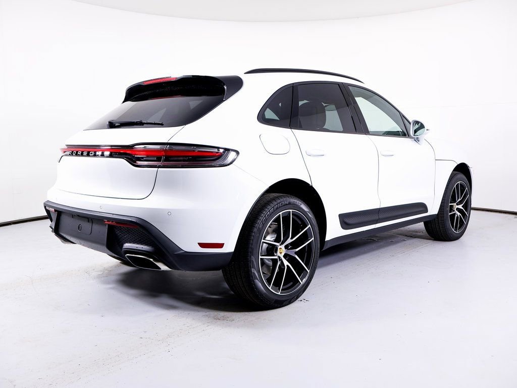 Certified 2025 Porsche Macan AWD/4WD image 27