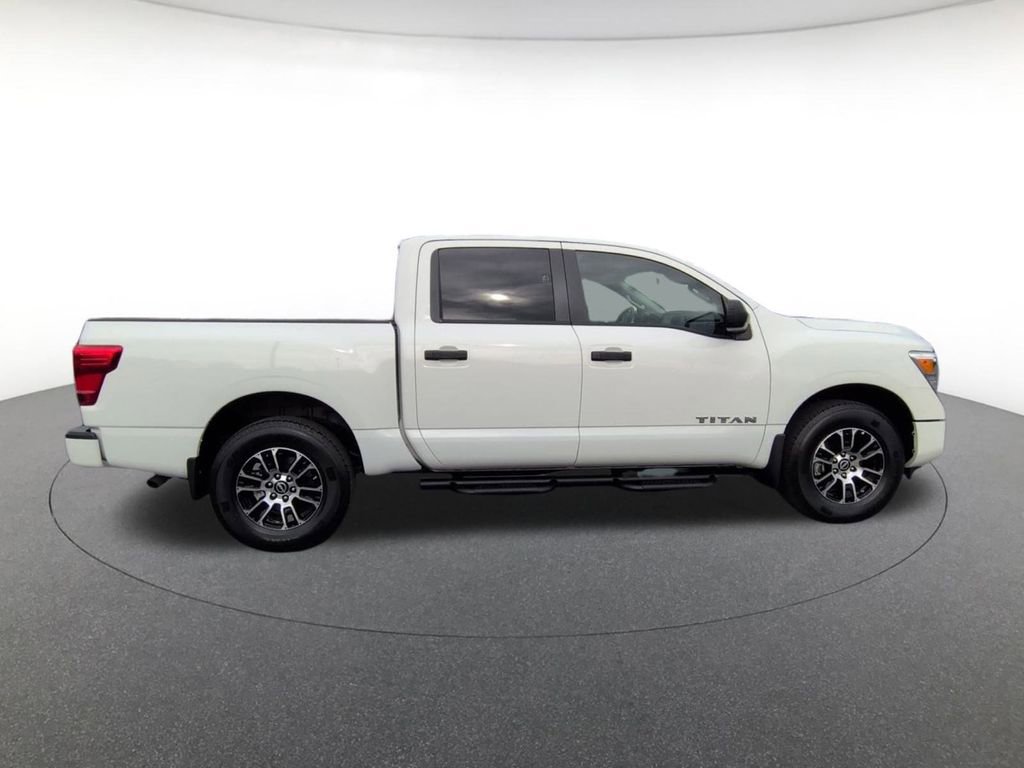 Used 2024 Nissan Titan SV w/ Accessory Utility Package image 4