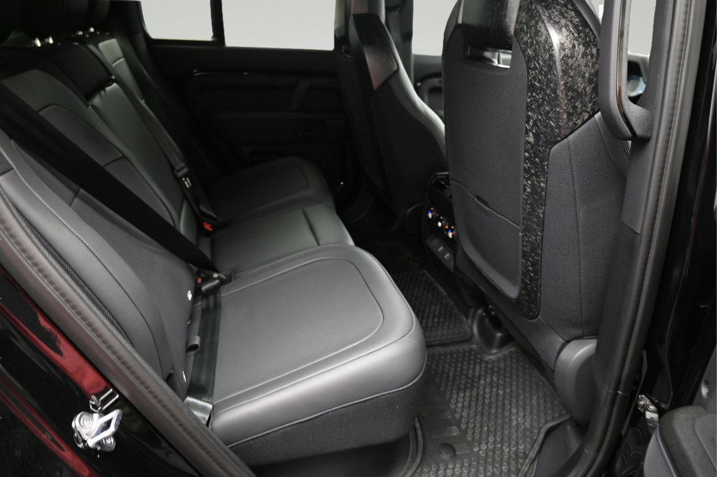 New 2026 Land Rover Defender 110 AWD/4WD image 8