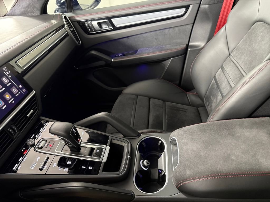 Used 2023 Porsche Cayenne GTS image 17