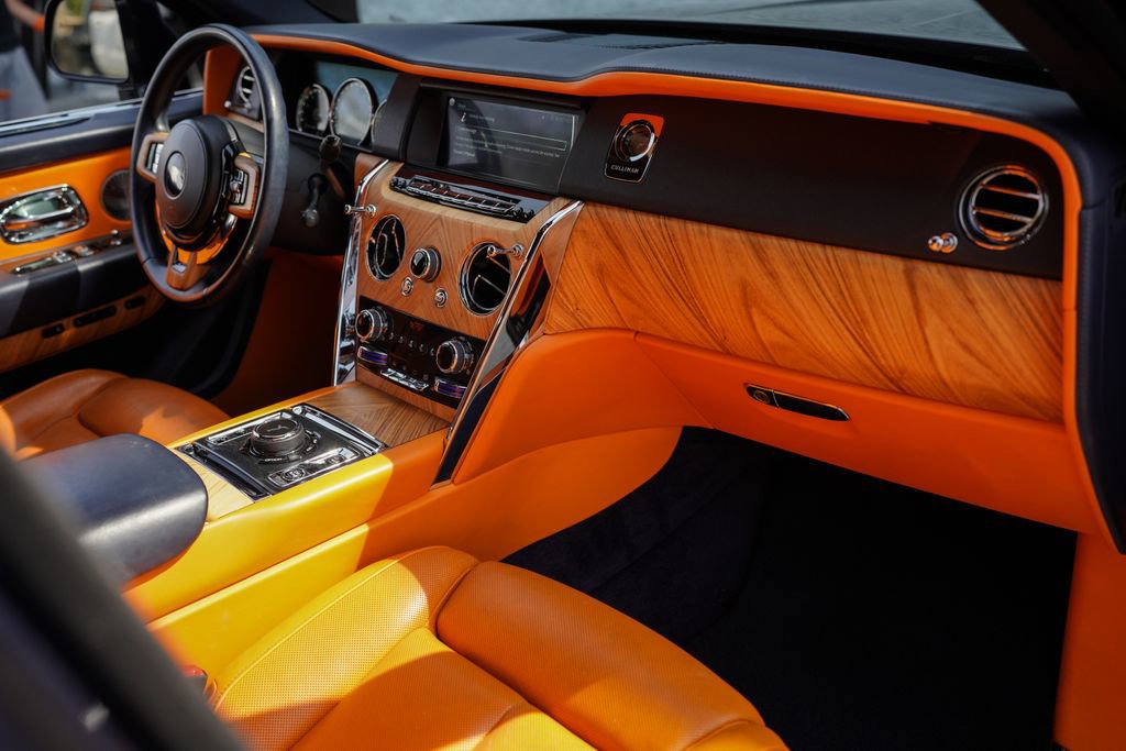 Used 2019 Rolls-Royce Cullinan image 24