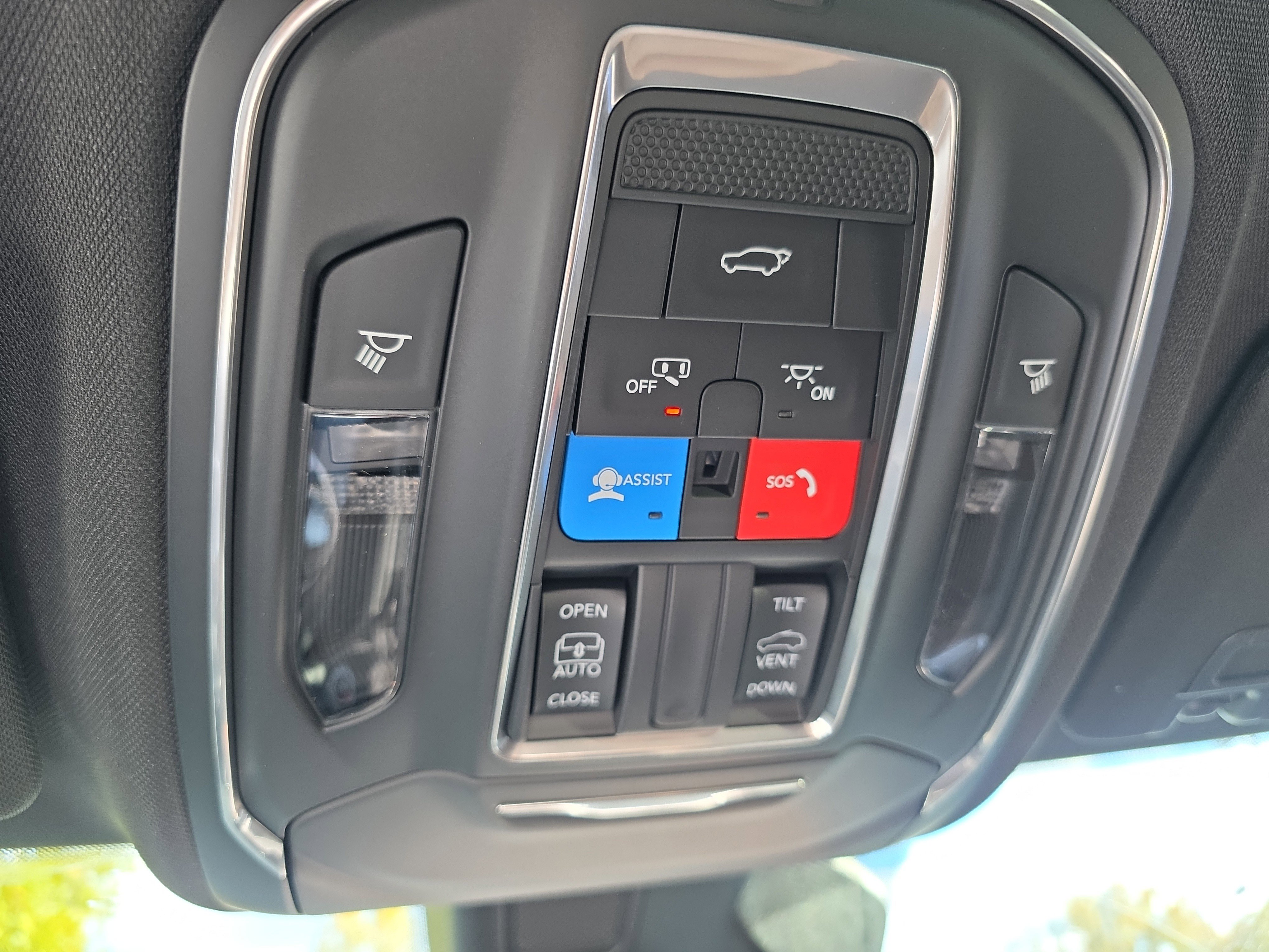 New 2025 Jeep Grand Cherokee Altitude w/ Trailer Tow Package image 6