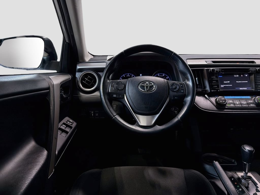 Used 2017 Toyota RAV4 XLE AWD/4WD image 16