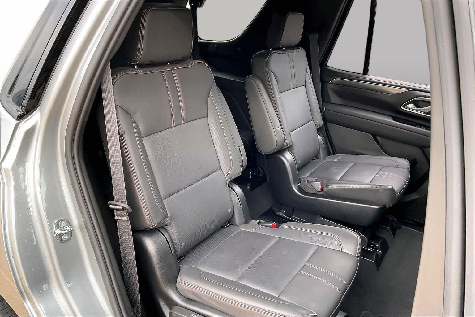 Used 2024 Chevrolet Tahoe RST w/ Luxury Package AWD/4WD image 17