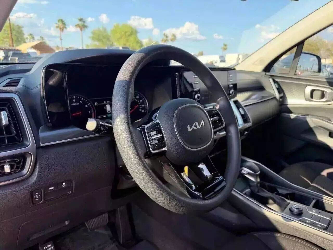 Used 2023 Kia Sorento LX image 13
