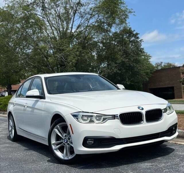 Used 2018 BMW 320i Sedan RWD image 2