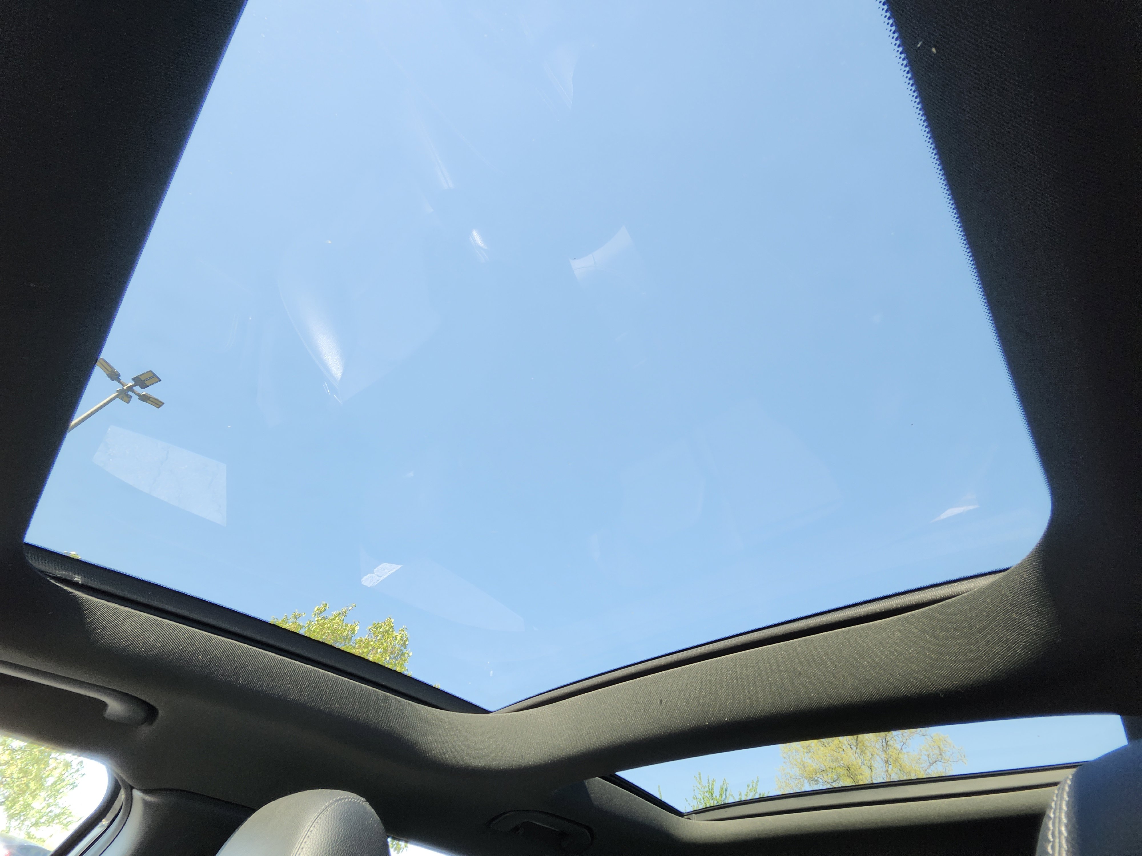Used 2019 Mercedes-Benz GLA 250 4MATIC image 2