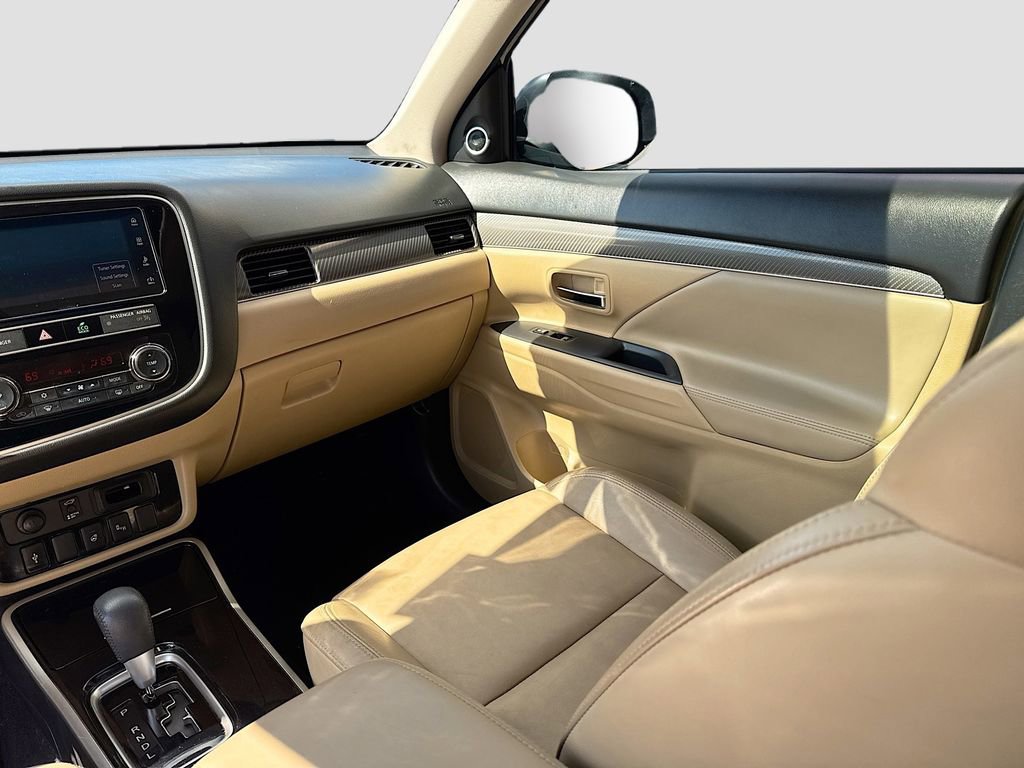 Used 2019 Mitsubishi Outlander GT image 22