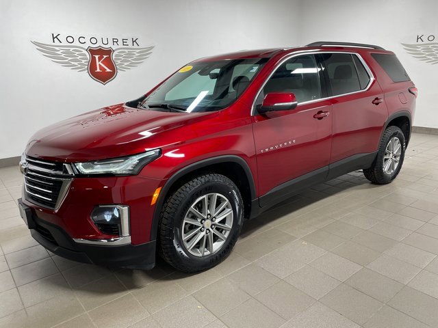 Used 2023 Chevrolet Traverse LT w/ Rear Camera Mirror Package image 3