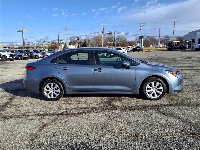 Used 2025 Toyota Corolla LE image 12
