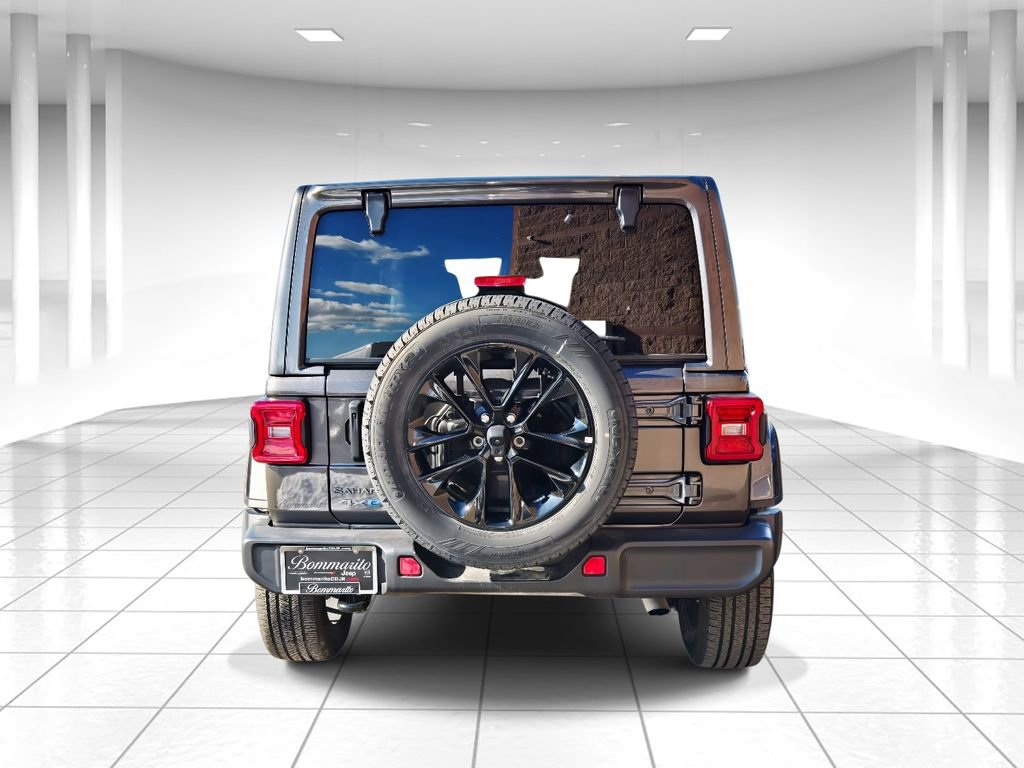 Used 2025 Jeep Wrangler Unlimited Sahara image 4