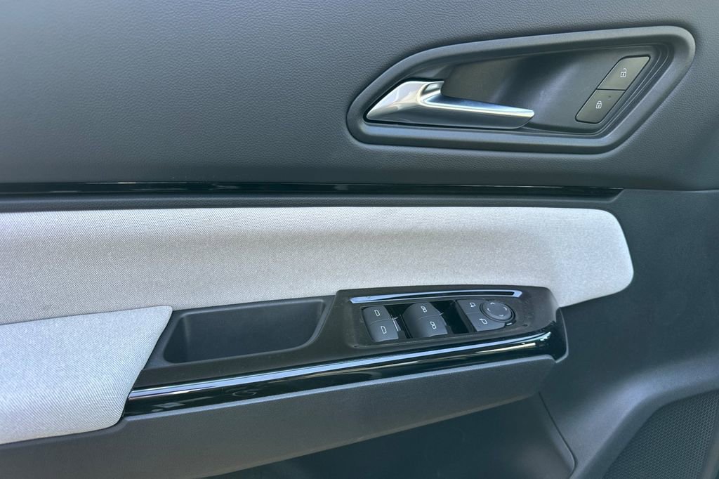 Used 2025 Honda Prologue EX image 11